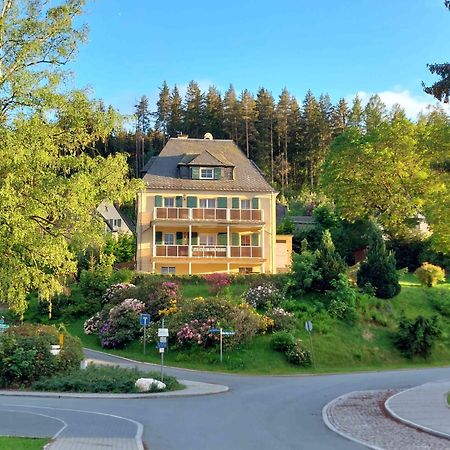 Ferienwohnungen Villa Goldbrunnen บัดเอลสเตอร์ ภายนอก รูปภาพ
